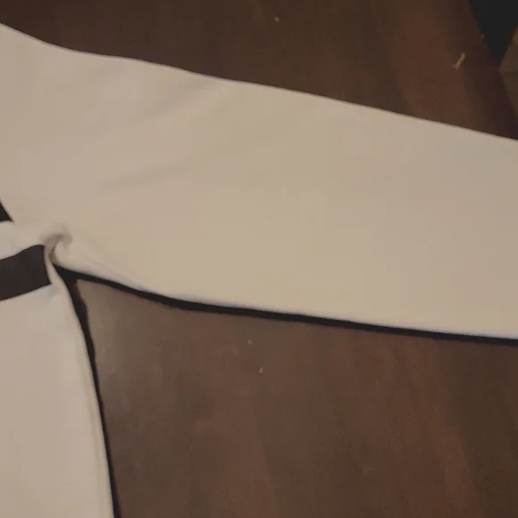 Calvin Klein - Picture 5 of 8